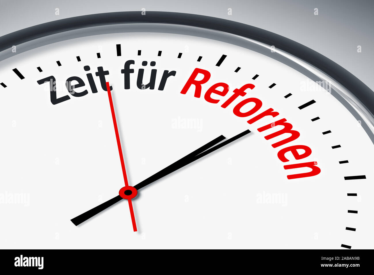 Ein simples Ziffernblatt mit der Aufschrift: 'Zeit fuer Reformen' Stock Photo