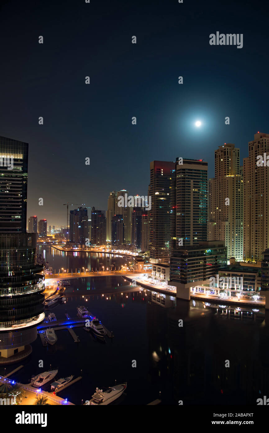 Dubai ist die groesste Stadt der Vereinigten Arabischen Emirate (VAE) am Persischen Golf und die Hauptstadt des Emirats Dubai. Stock Photo