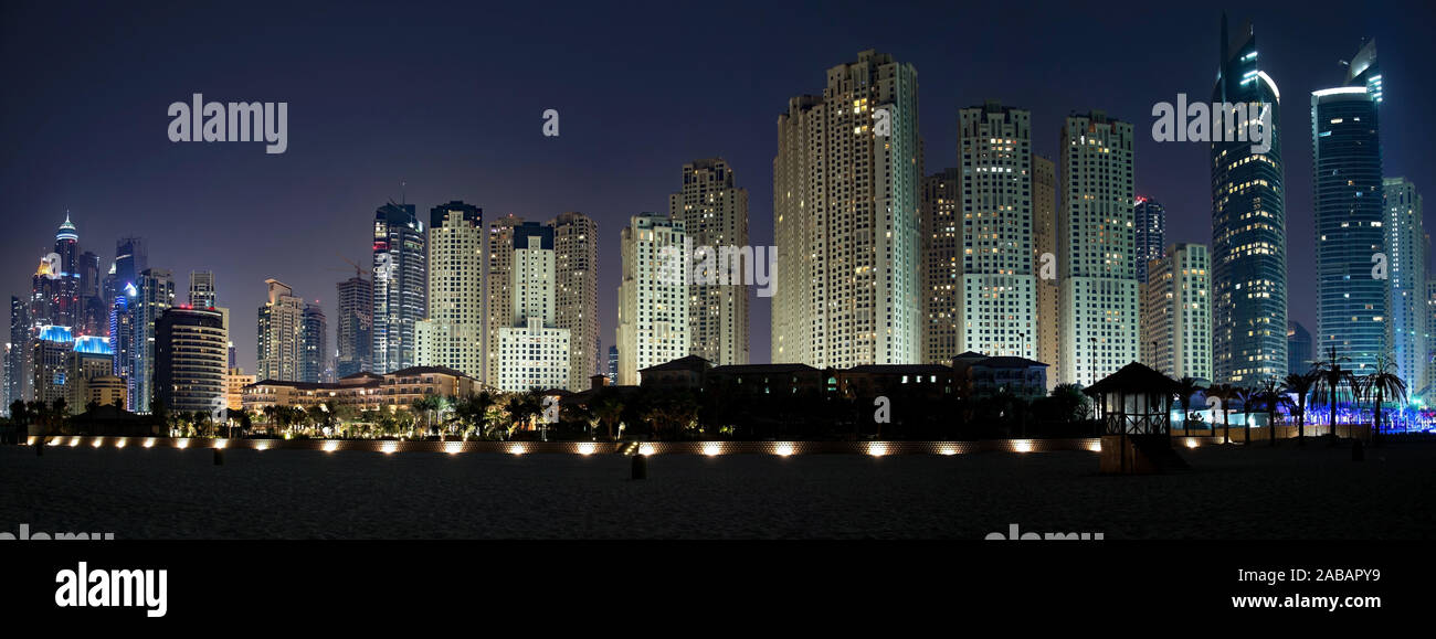 Dubai ist die groesste Stadt der Vereinigten Arabischen Emirate (VAE) am Persischen Golf und die Hauptstadt des Emirats Dubai. Stock Photo