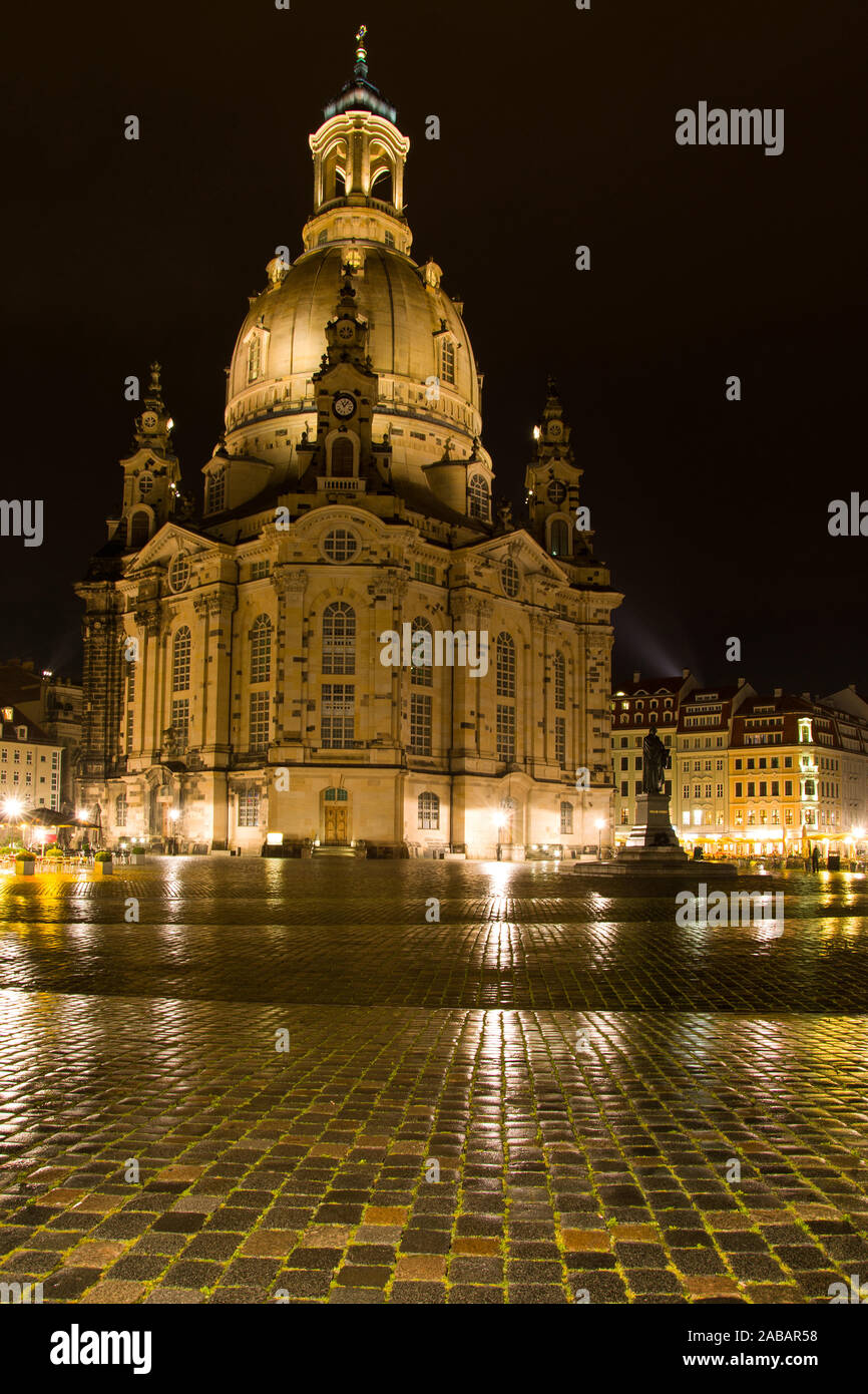 Frauenkirche in Dresden, Sachsen, Nachtaufnahme, Stock Photo