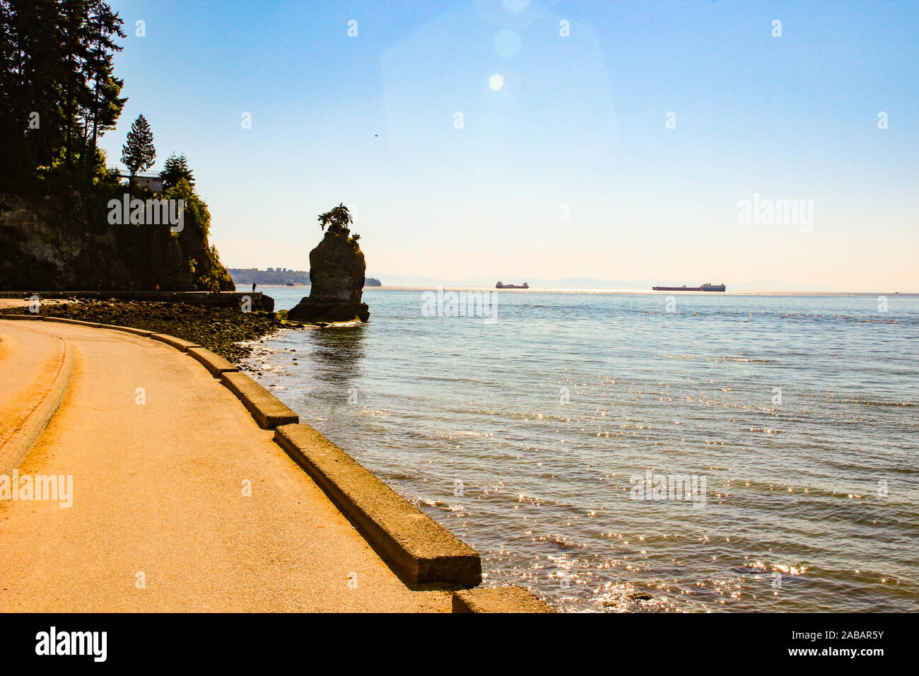 Sea walk at the Kitsilano Beach Park at Downtown of Vancouver, Canada