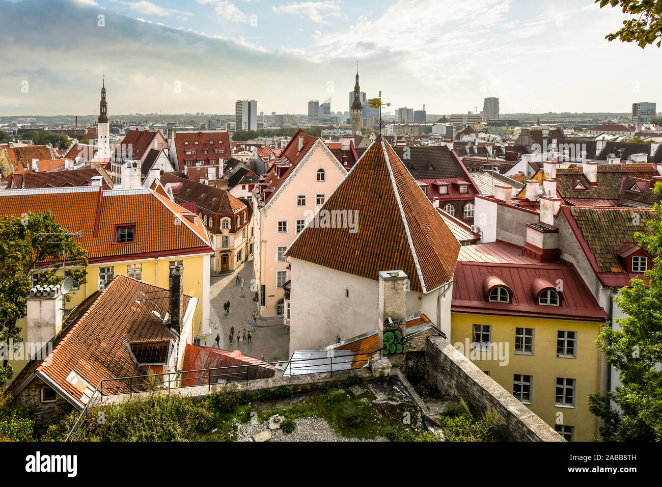 Medieval rooftop hi-res stock photography and images - Alamy