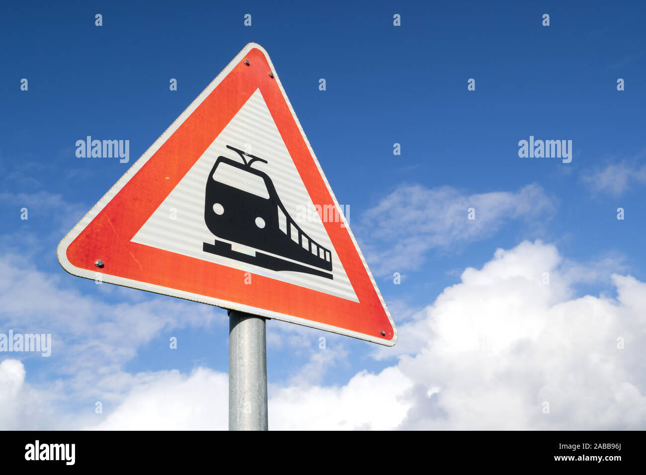 Unguarded Railway Crossing Sign High Resolution Stock Photography And Images Alamy