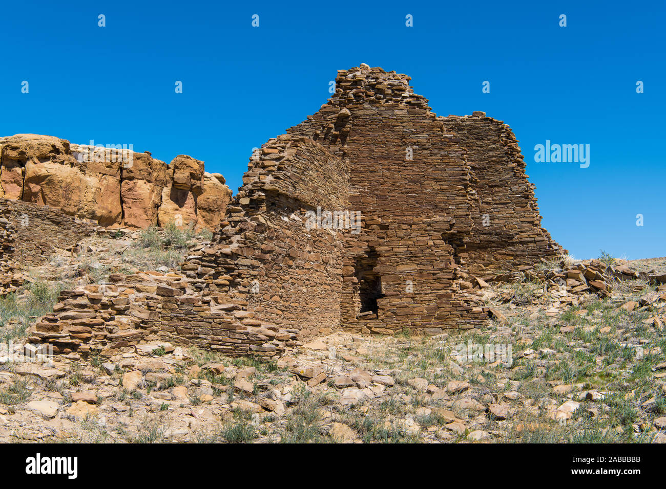 Ancient ruins of the Puebloan culture in the Chaco Culture National Historical Park, a Word Heritage site in New Mexico, USA Stock Photo