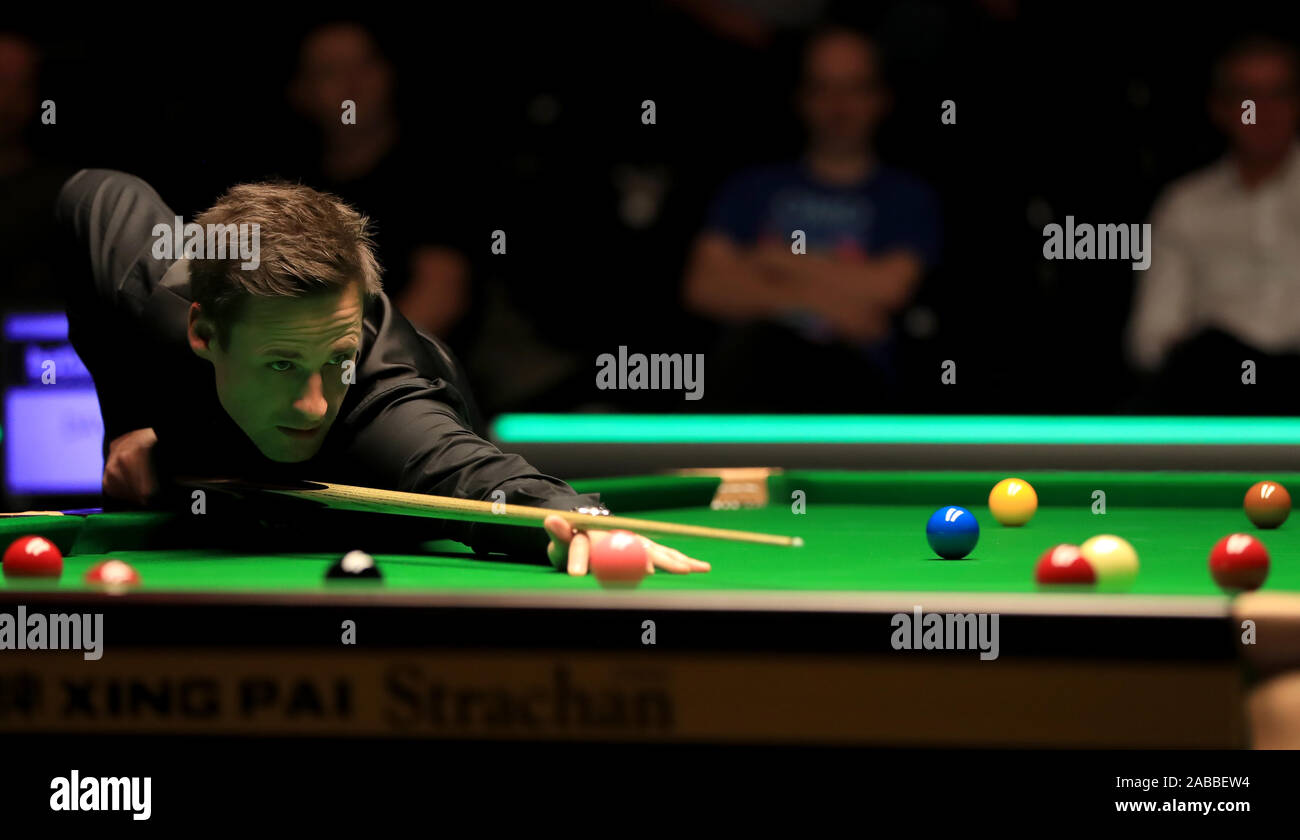David Gilbert in action against James Cahill during day one of the Betway UK Championship at the York Barbican. Stock Photo