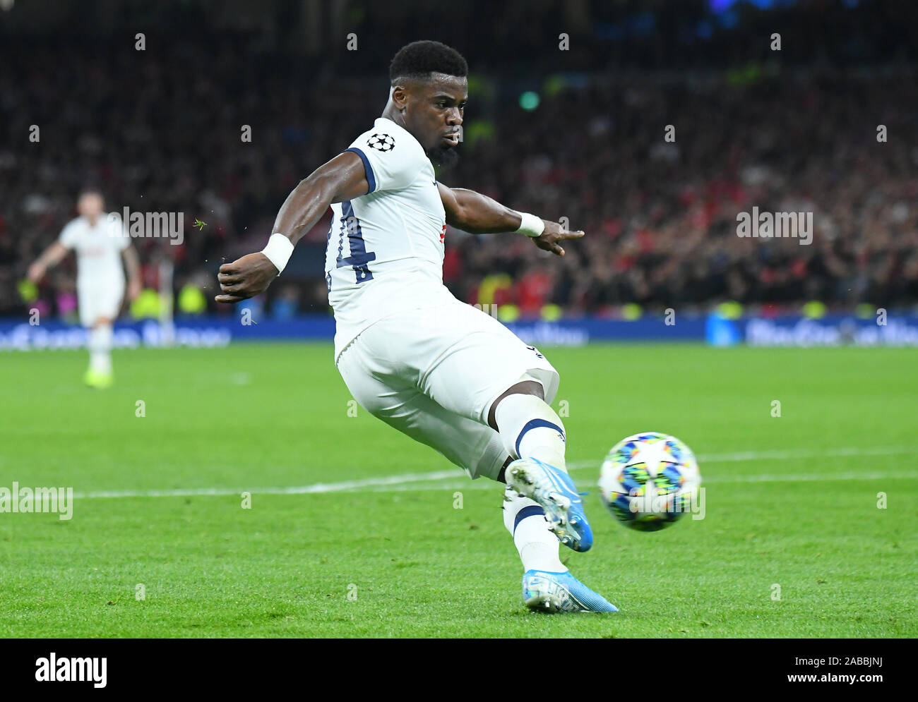 LONDON, ENGLAND - FEBRUARY 22, 2020: Reece James of Chelsea and Harry Winks  of Tottenham pictured during the 2019/20 Premier League game between Chelsea  FC and Tottenham Hotspur FC at Stamford Bridge Stock Photo - Alamy