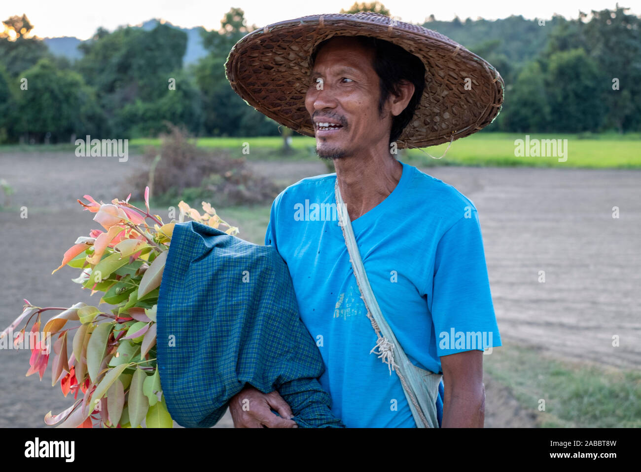 Cappelli Conici Divertenti da Party Asian Hat /& ndash; Rice Paddy Hat /& ndash; Cappello Cinese /& ndash; Rice Farmer Hat