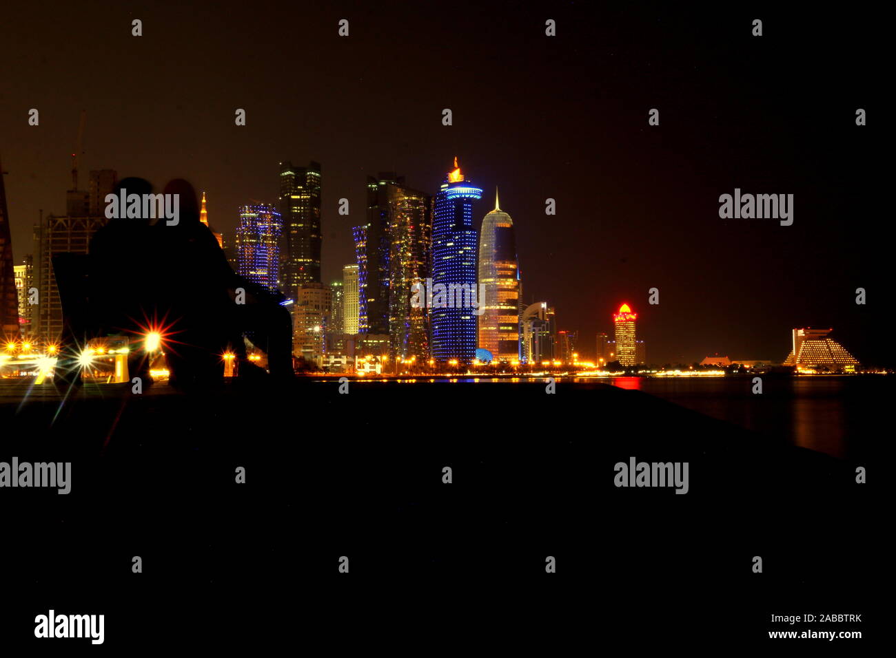 Doha skyline silhouette hi-res stock photography and images - Alamy