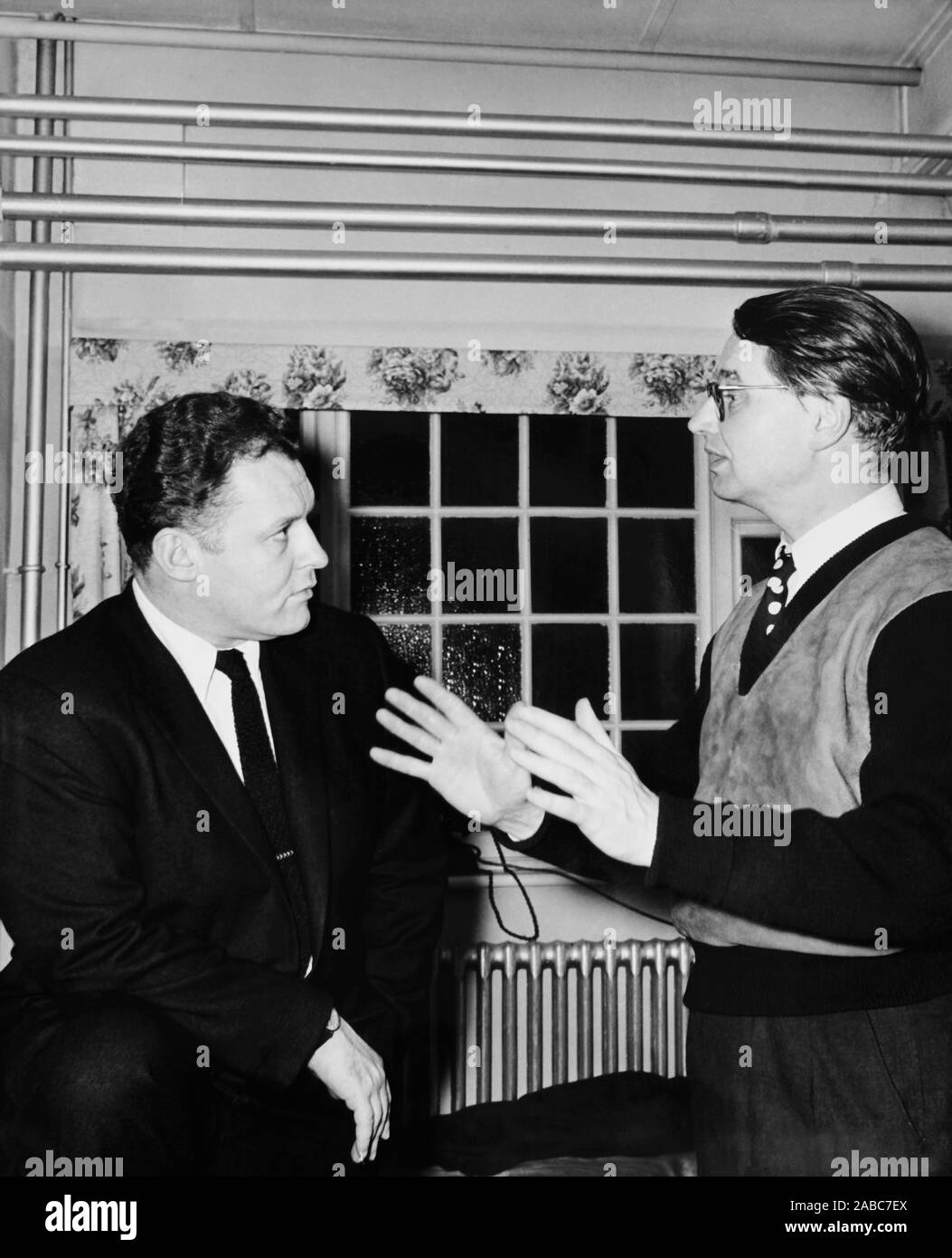 ACROSS THE BRIDGE, from left: Rod Steiger, director Ken annakin on set ...