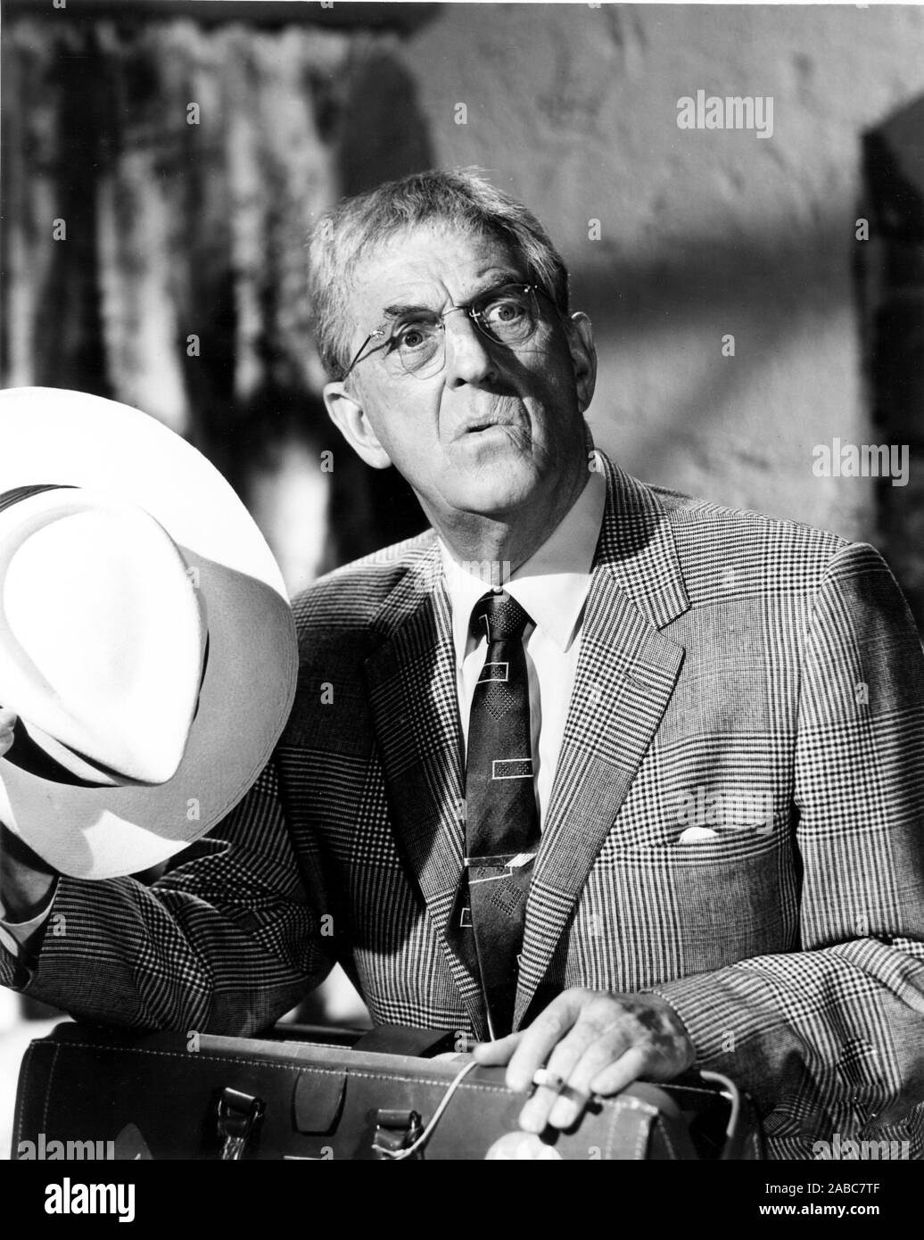 ALIVE AND KICKING, Stanley Holloway, 1959 Stock Photo - Alamy