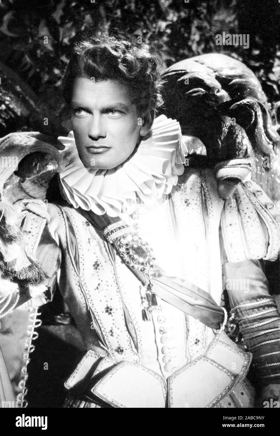 BEAUTY AND THE BEAST, (aka LA BELLE ET LA BETE), Jean Marais, 1946