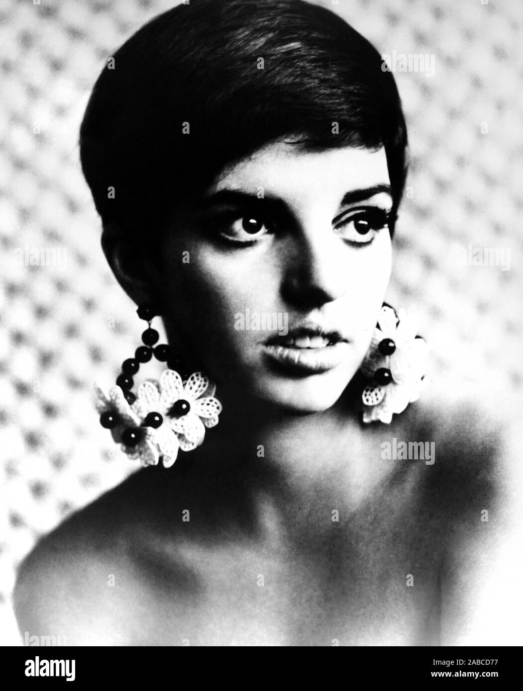 CHARLIE BUBBLES, Liza Minnelli, 1967 Stock Photo - Alamy
