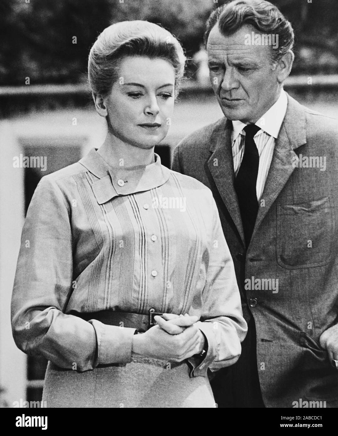 THE CHALK GARDEN, from left: Deborah Kerr, John Mills, 1964 Stock Photo