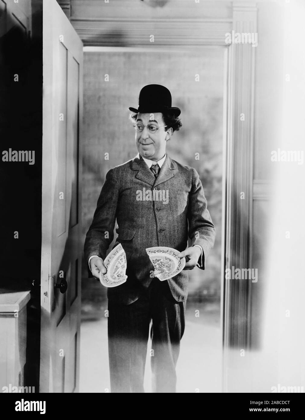 THE CHIEF, Ed Wynn, 1933 Stock Photo - Alamy
