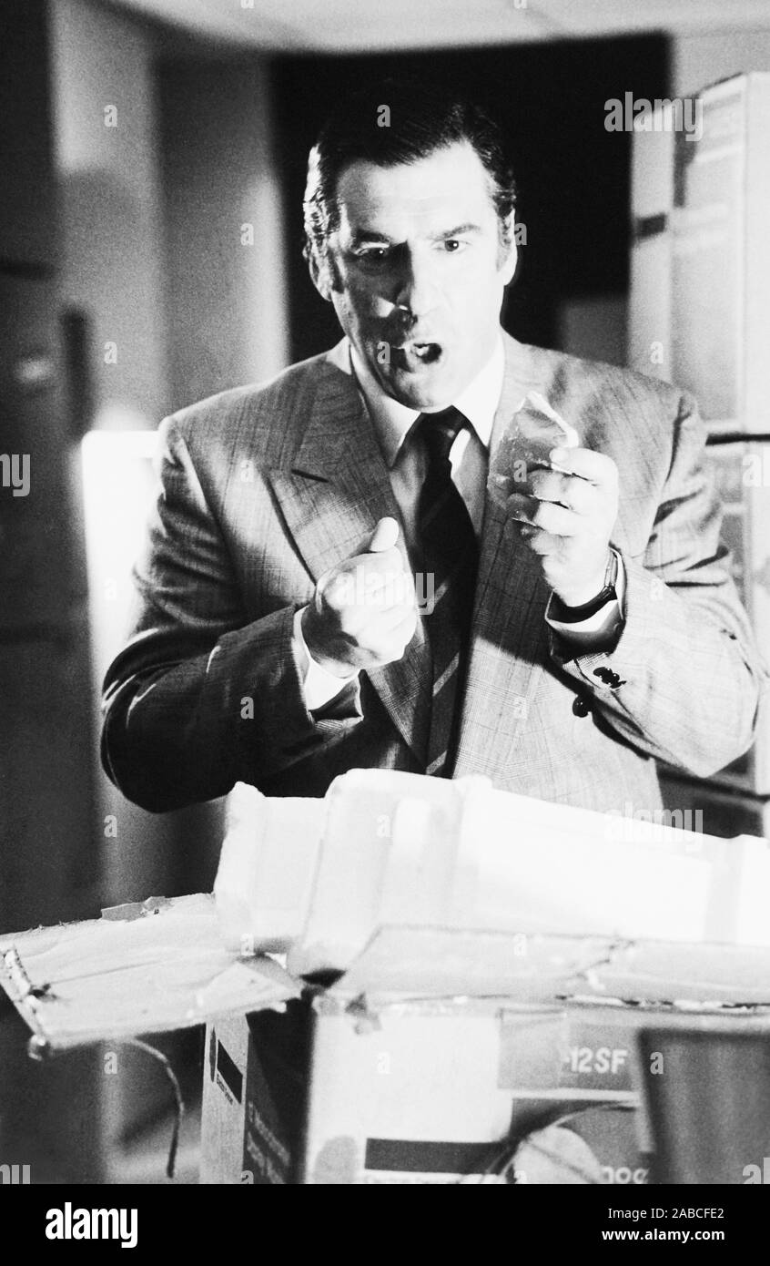Dead men don t die elliott gould 1990 jgm entertprises courtesy