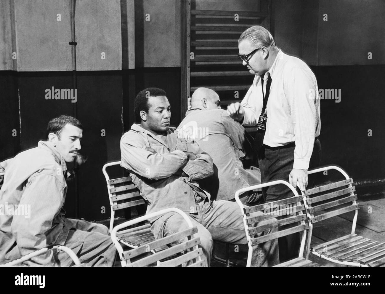 THE DIRTY DOZEN, from left Al Mancini, Jim Brown, Tell Savalas (back