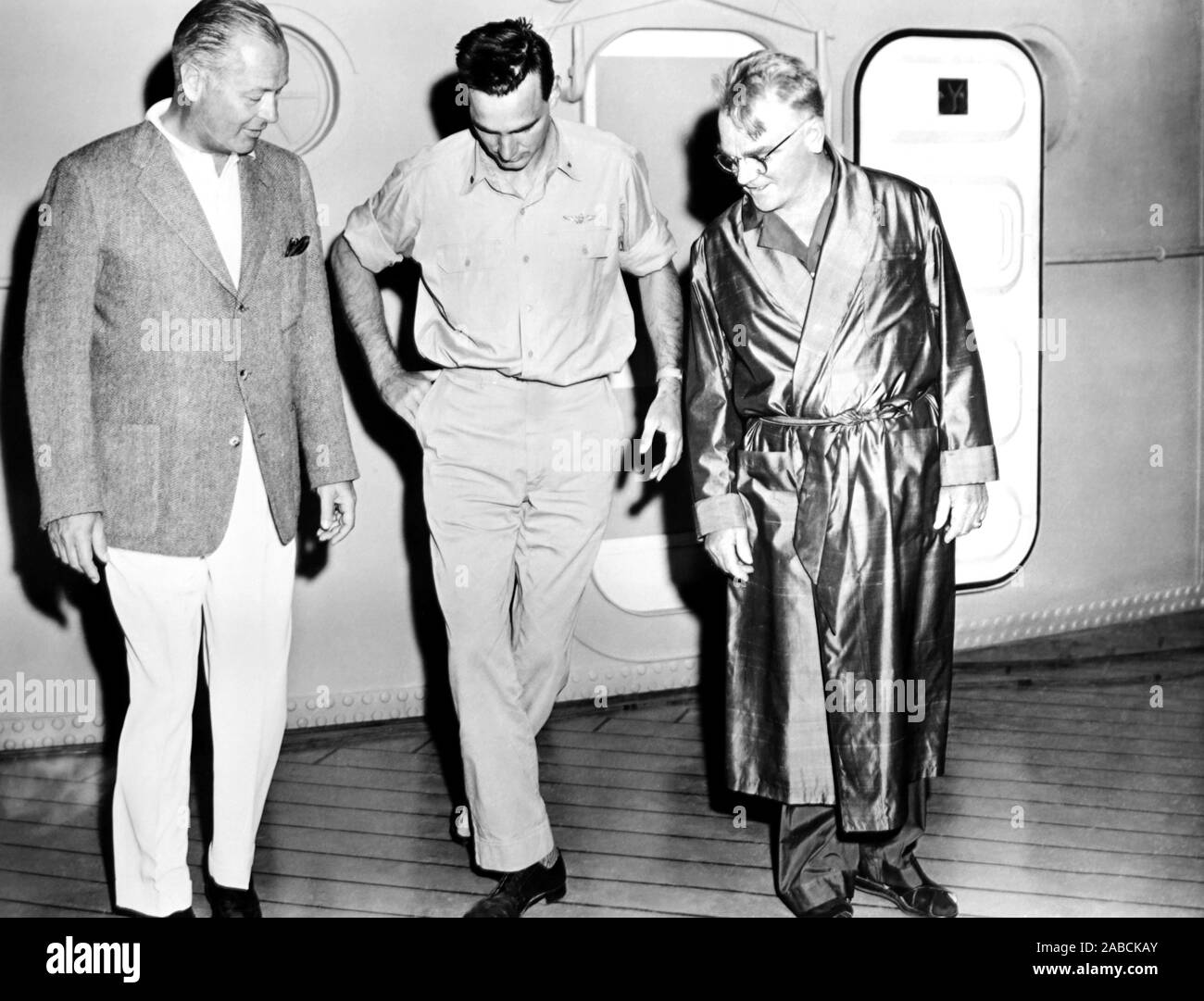 THE GALLANT HOURS, from left, director Robert Montgomery, Dennis Weaver