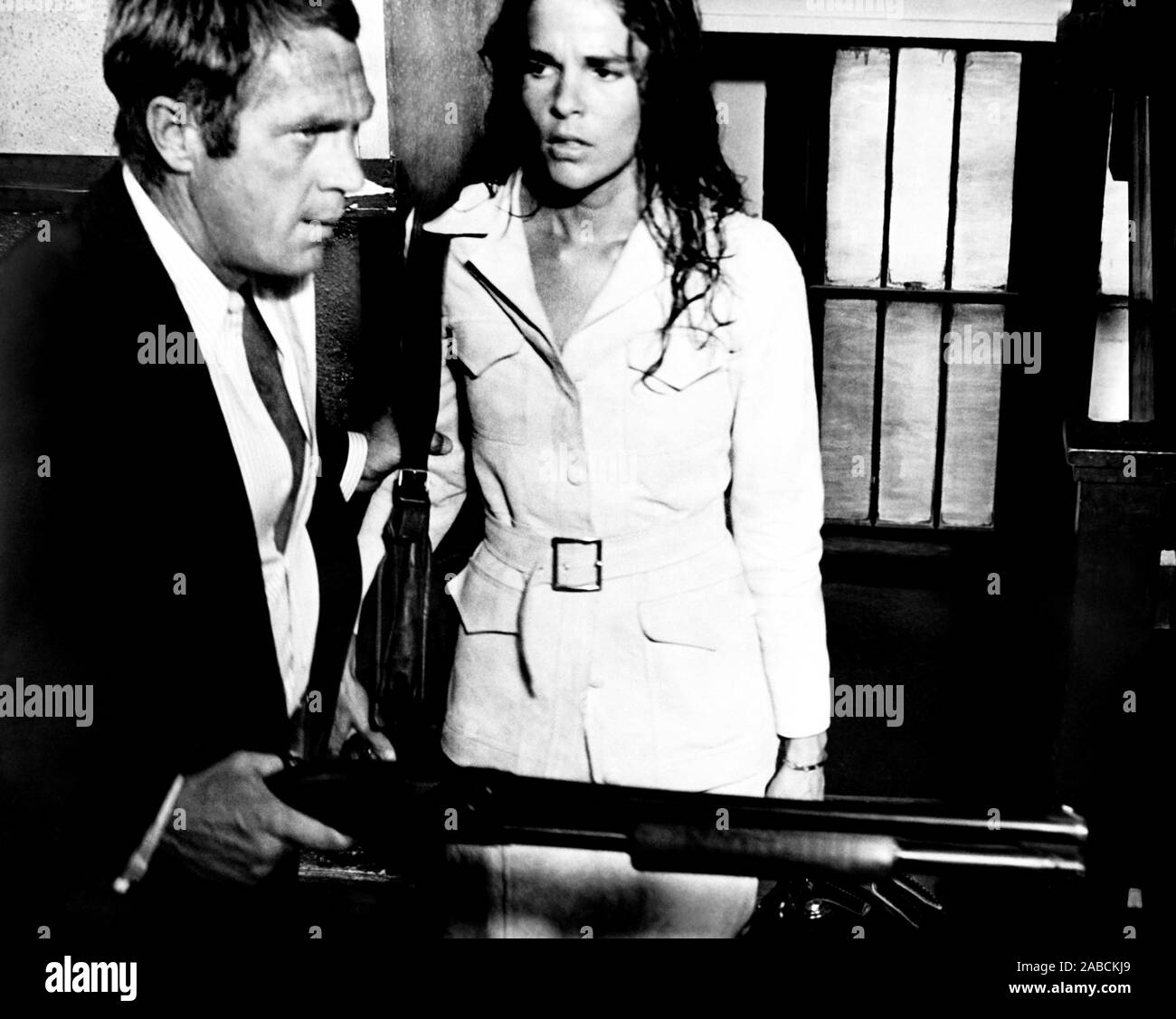 THE GETAWAY, from left, Steve McQueen, Ali MacGraw, 1972 Stock Photo