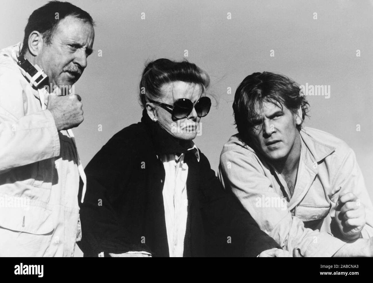 GRACE QUIGLEY, from left: director Anthony Harvey, Katharine Hepburn ...