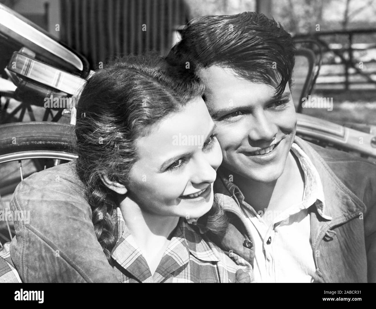 HOME IN INDIANA, from left, Jeanne Crain, Lon McCallister, 1944, TM