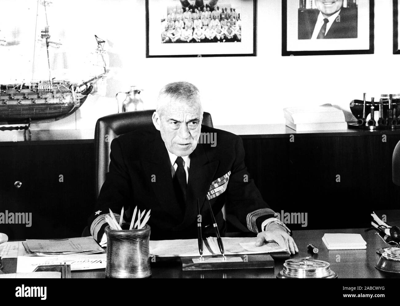 THE KREMLIN LETTER 1970 DIRECTED BY JOHN HUSTON REVIEWS FILM visual data 2