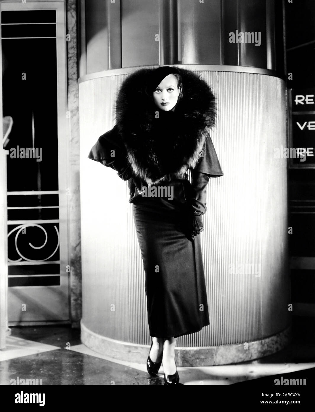 LETTY LYNTON, Joan Crawford, in a costume by Adrian, 1932 Stock Photo