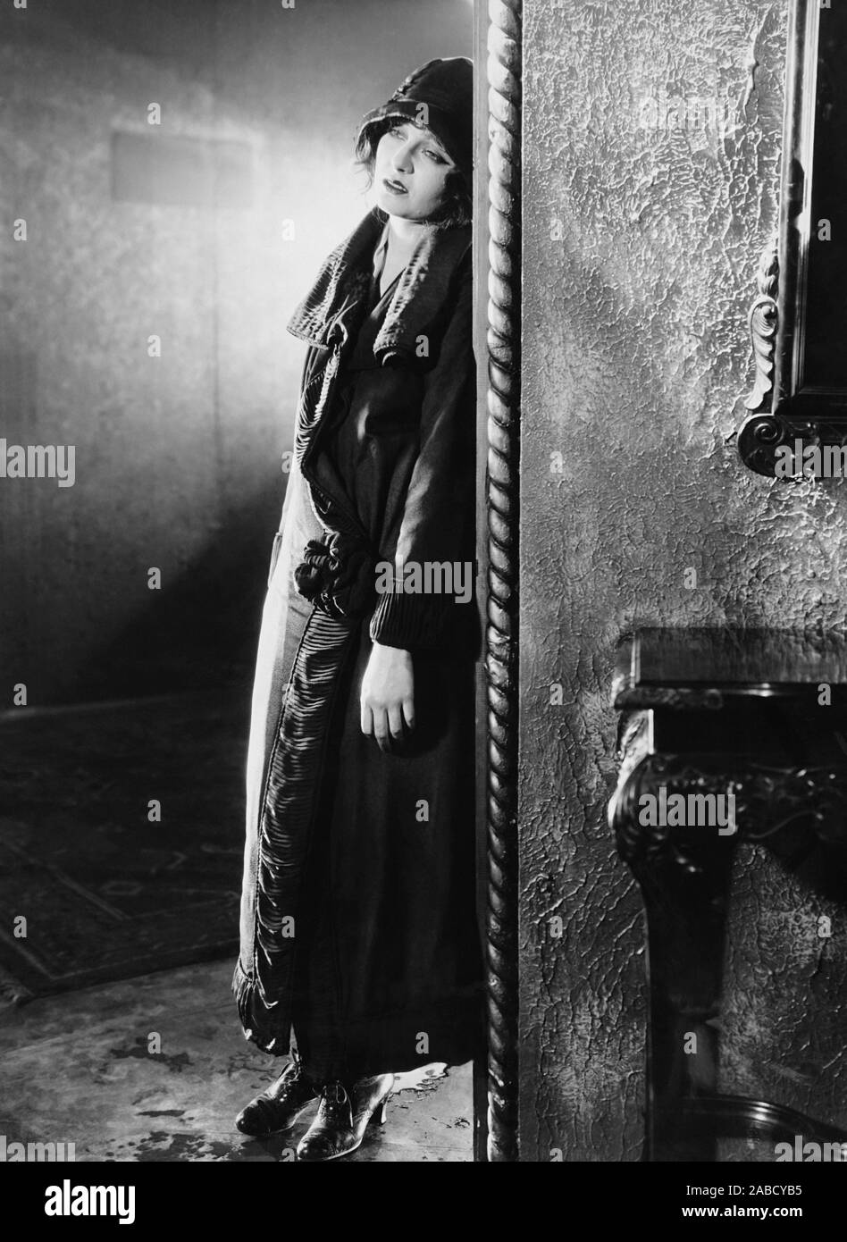 LILIES OF THE FIELD, Corinne Griffith, 1924 Stock Photo Alamy