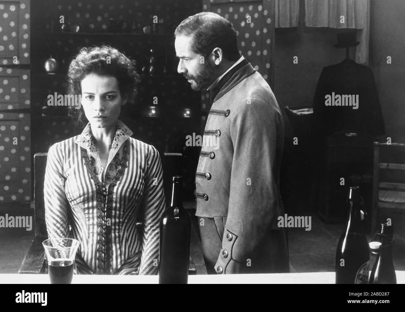 MISS JULIE, from left Saffron Burrows, Peter Mullan, 1999, © MGM