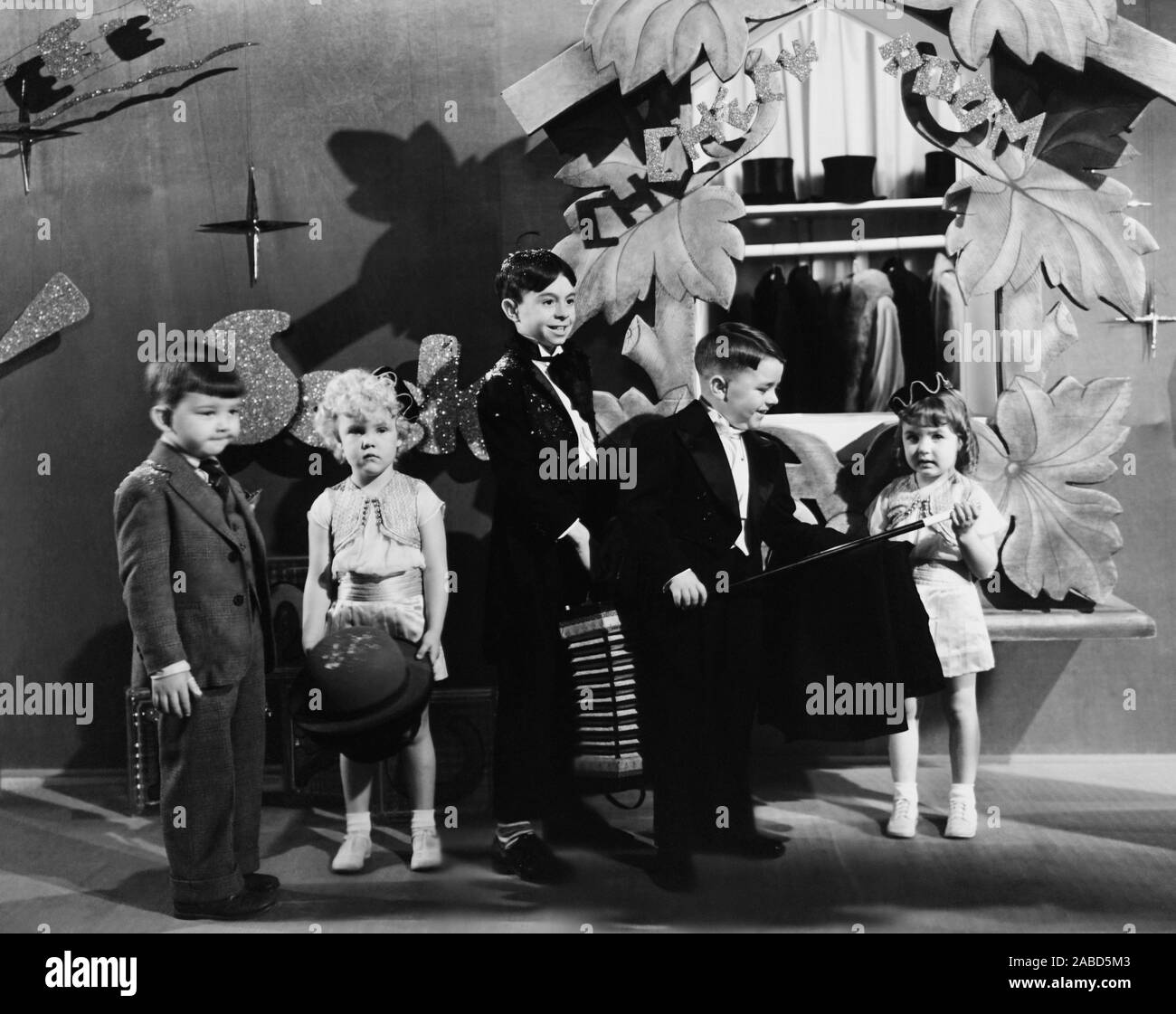 OUR GANG FOLLIES OF 1938, Eugene 'Porky' Lee (left), Carl 'Alfalfa' Switzer (accordian), Spanky McFarland (second from right), 1937 Stock Photo