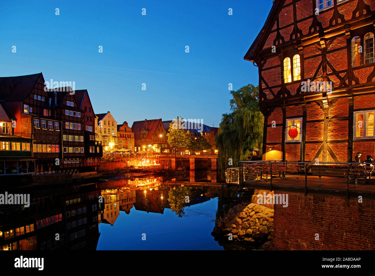 Die Stadt Lueneburg bei Nacht, Niedersachsen, Bundesrepublik Deutschland Stock Photo