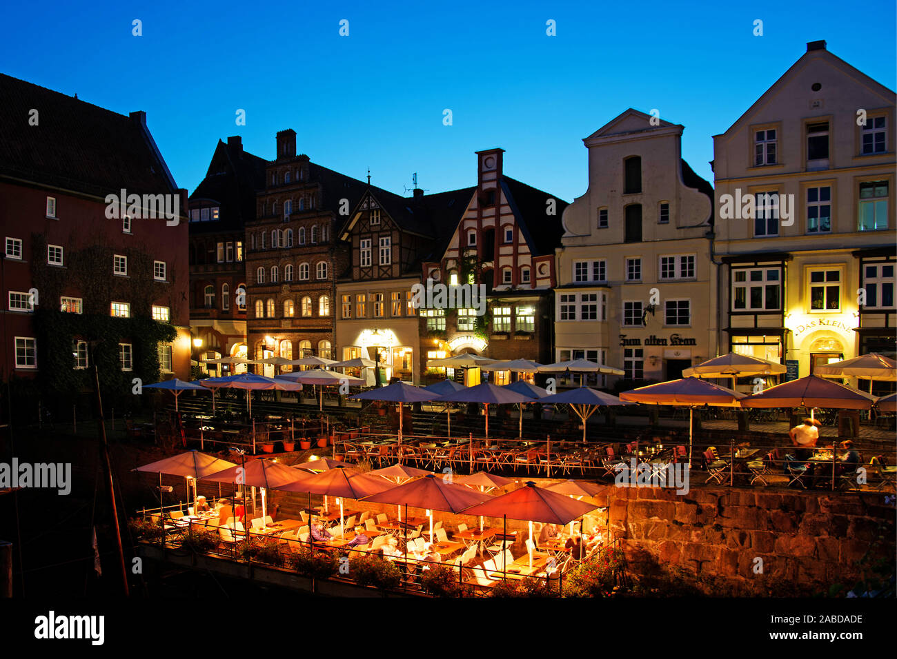 Die Stadt Lueneburg bei Nacht, Niedersachsen, Bundesrepublik Deutschland Stock Photo