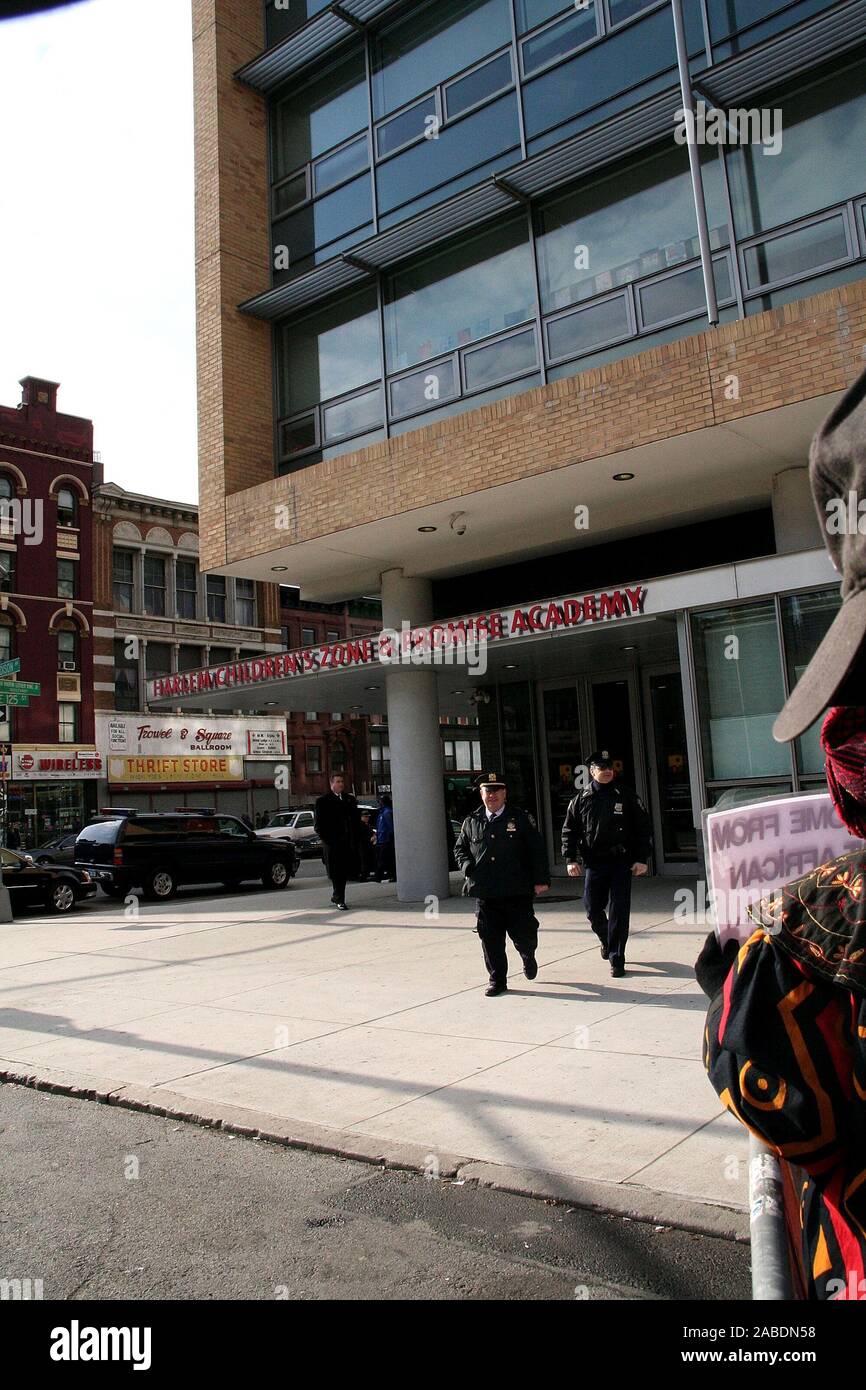 Harlem childrens zone hires stock photography and images Alamy