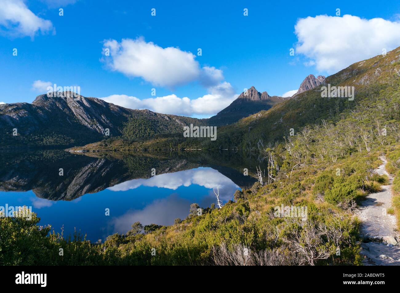 Mountain landscape with lake and hiking path. Cradle mountain, St ...