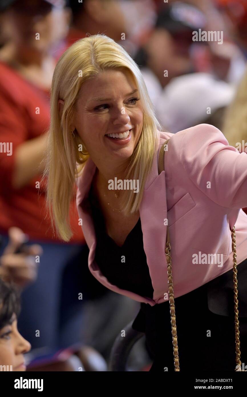 Pam bondi hi-res stock photography and images - Alamy