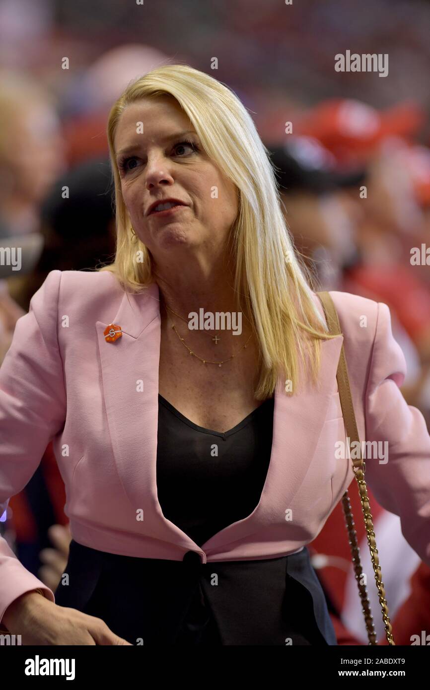 Pam Bondi Former florida attorney general pam bondi hi-res stock photography and