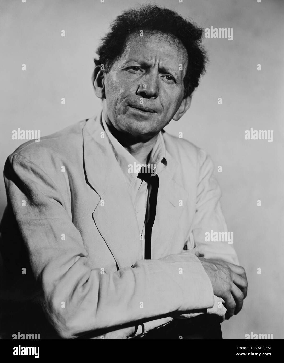 Rope Of Sand Sam Jaffe 1949 Stock Photo Alamy