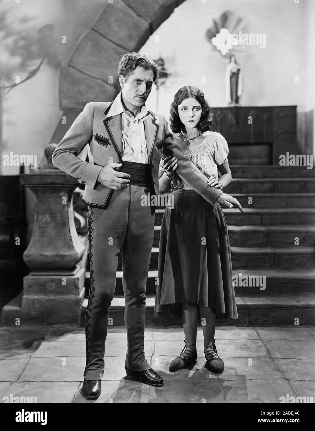 ROMANCE OF THE RIO GRANDE, from left Warner Baxter, Mona Maris, 1929