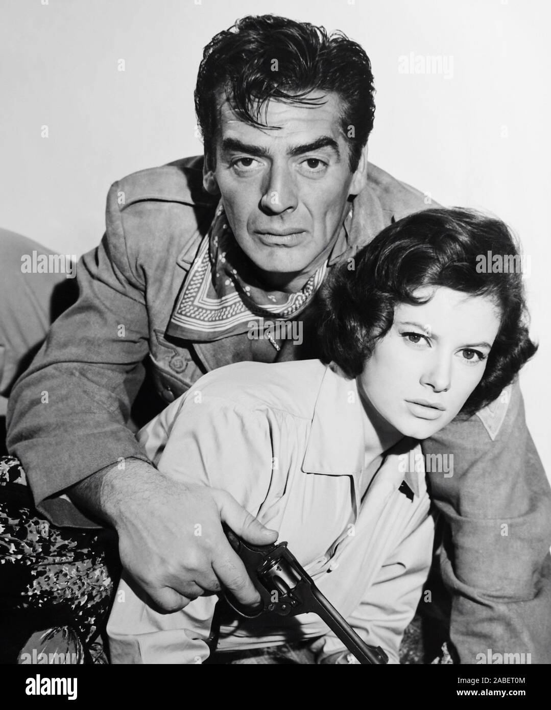 TANK FORCE, (aka NO TIME TO DIE), from left Victor Mature, Luciana Paluzzi, 1958 Stock Photo