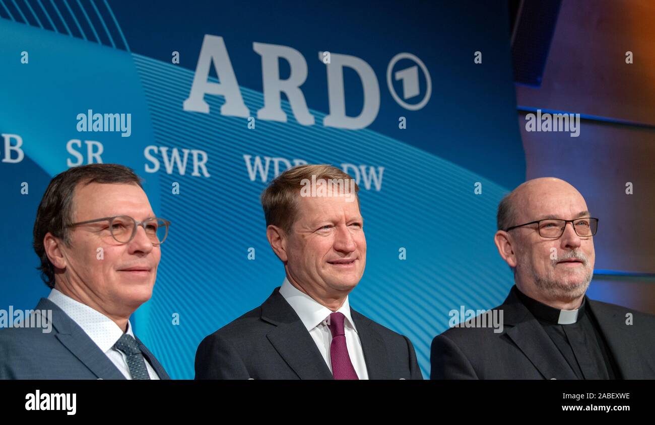 27 November 2019, Bavaria, Munich: Volker Herres (l-r), ARD Programme Director, Ulrich Wilhelm, ARD Chairman and BR Director-General, and Lorenz Wolf, Chairman of the Broadcasting Council of the Bavarian Broadcasting Corporation and Chairman of the ARD Conference of Committee Chairmen (GVK), participate in the ARD press conference at the BR Funkhaus. On 25 and 26 November 2019, a meeting and general meeting of the ARD directors and the committee chairmen took place. It was the final ARD meeting during the two-year presidency of Bayerischer Rundfunk, which ends at the end of December 2019. Pho Stock Photo