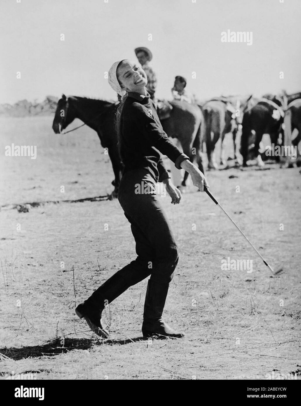THE UNFORGIVEN, Audrey Hepburn on set, 1960 Stock Photo - Alamy