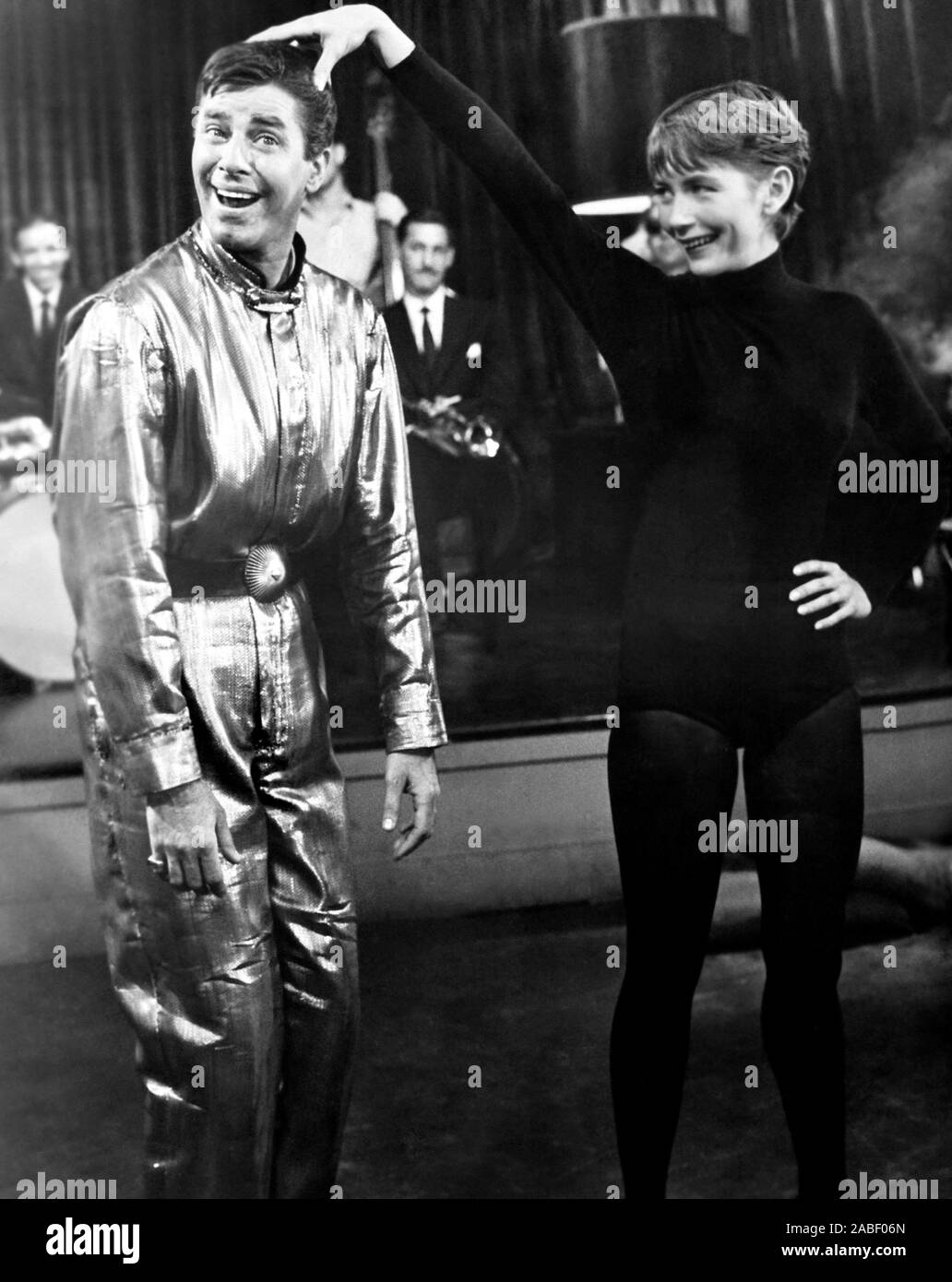 VISIT TO A SMALL PLANET, from left, Jerry Lewis, Barbara Lawson, 1960 Stock Photo