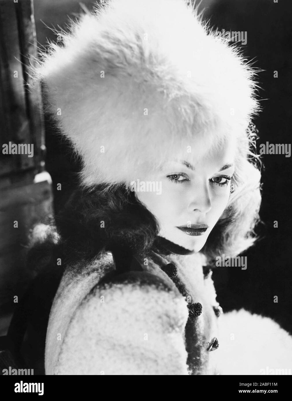 THE WHISTLER, Joan Woodbury, 1944 Stock Photo Alamy