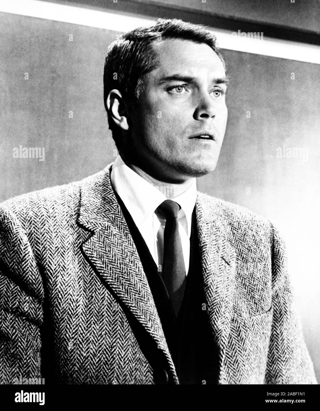 A WITCH WITHOUT A BROOM, (aka UNA BRUJA SIN ESCOBA), Jeffrey Hunter ...