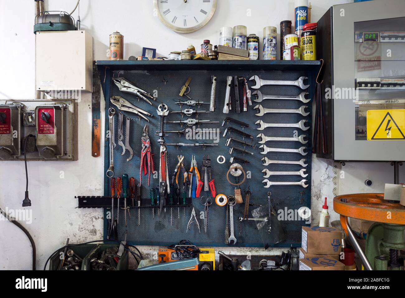 Garage tools hi-res stock photography and images - Alamy