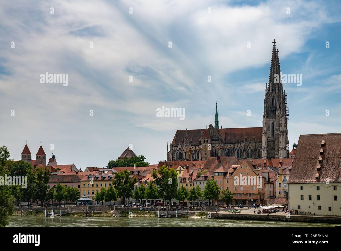 Beautiful view of the Regensburg Cathedral ( St. Peter's Cathedral) on river side of Danube, in Regensburg (Ratisbon), Bavaria, Germany Stock Photo
