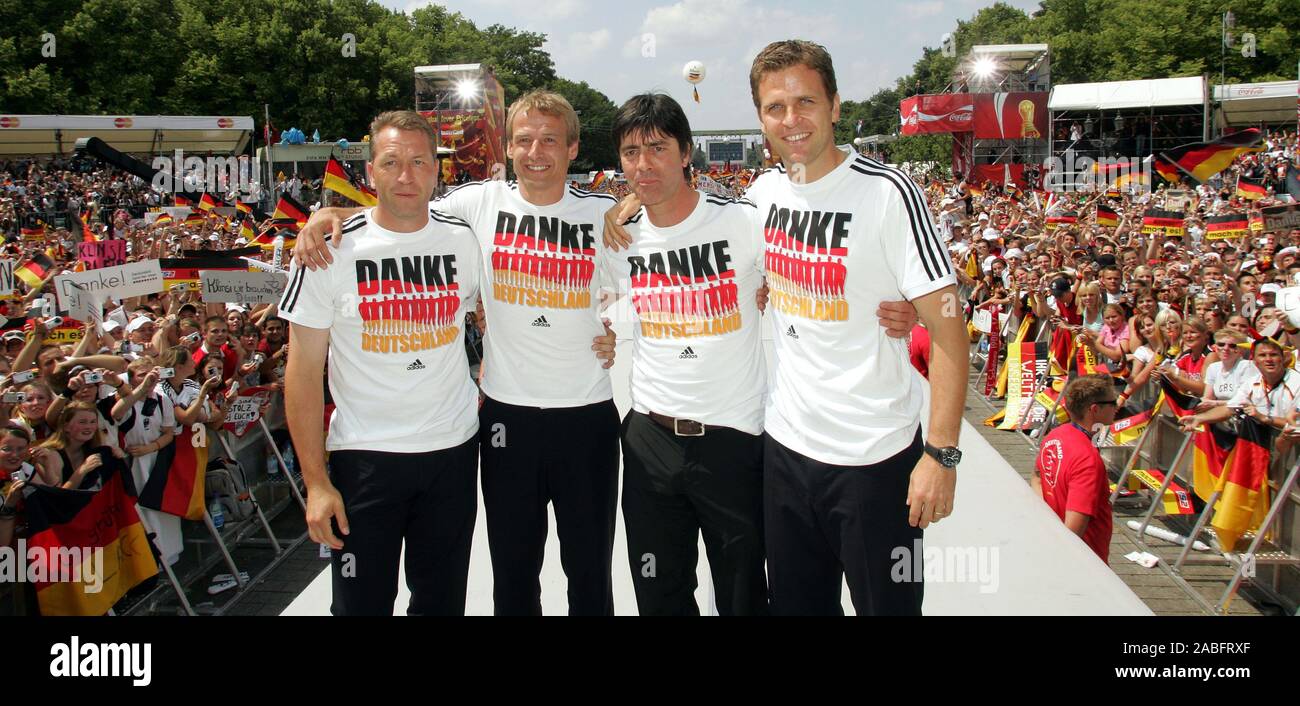 firo Fu§ball: 09.07.2006 International, National Team, World Cup 2006, World Cup 2006, FIFA World Cup 2006, from left: goalwart-coach K . PKE, Bundescoach JÃ¼rgen KLINSMANN, Co-coach Jochim L . W and Team Manager Oliver BIERHOFF Reception for the german national team on the Fanmeile Berlin in front of the Brandenburger goal pool photo GES/Gilliar copyright by firo sportphoto: Pfefferackerstr. 2aÊ 45894 Gelsenkirchen www.firosportphoto.de mail@firosportphoto.de (Volksbank Bochum-Witten) BLZ .: 430 601 29 Kt. No .: 341 117 100 Tel: Ê 0209 - 9304402 Fax: Ê 0209 - 9304443 | usage worldwide Stock Photo