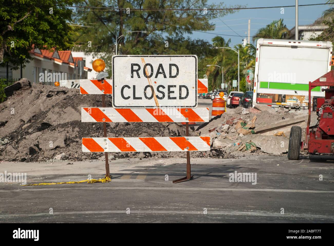 Road closed sign Stock Photo Alamy