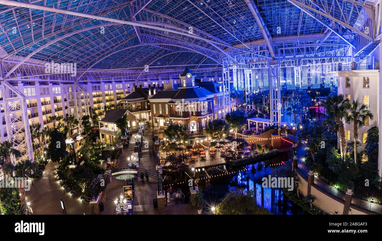 Gaylord Opryland Resort's indoor atriums photo 2