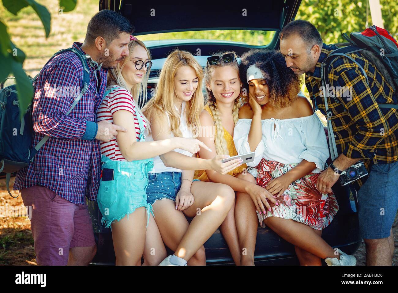Group people standing together hi-res stock photography and images - Alamy