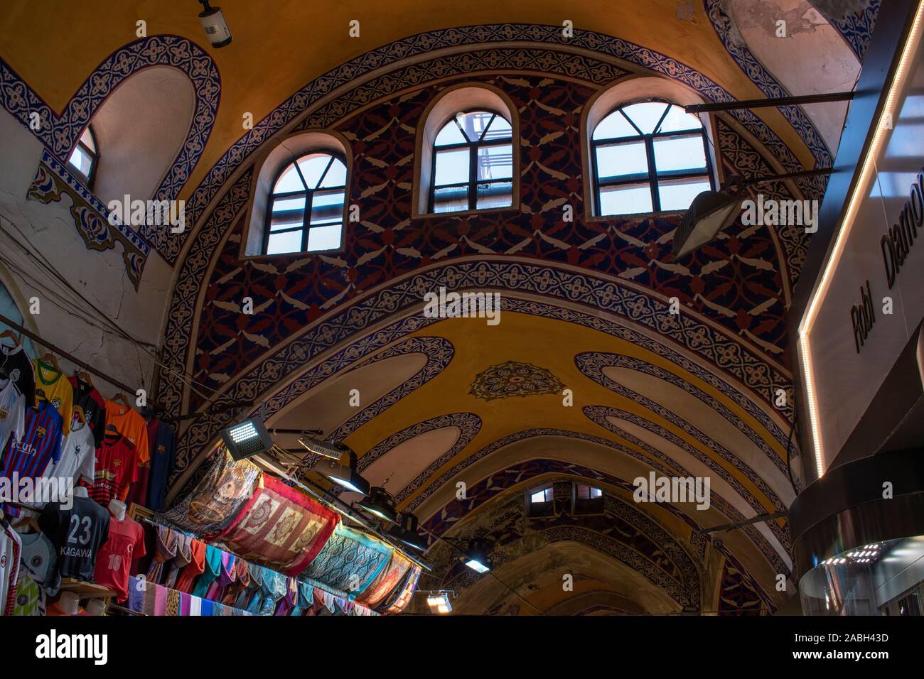 Fabric shop inside the Grand Bazaar, Beyazit, Istanbul, Turkey Stock Photo  - Alamy